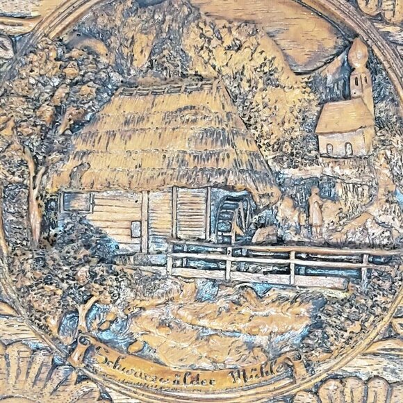 Schwarzwalder Muhle Black Forest Mill Plate 9 inch Wall Plate Made in Germany - Picture 2 of 4